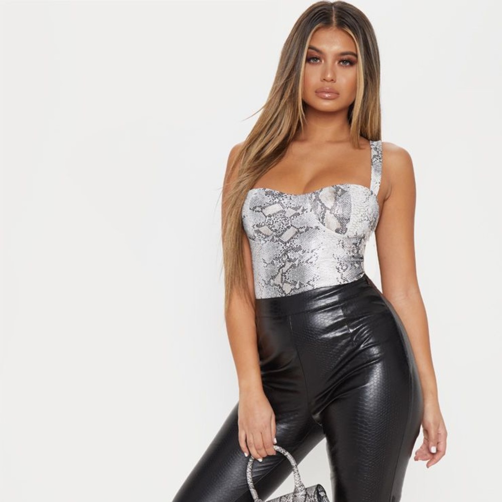 Snake skin strappy cup top
